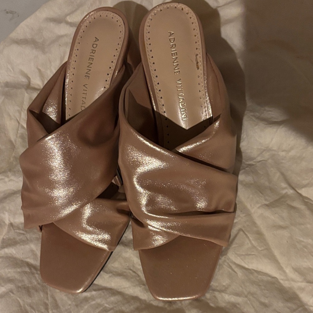 Adrienne Vittadini Metallic Blush Knot Mules